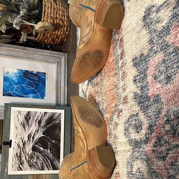 Lucchese Pris Pearl Bone Boots with Blue Stitching - Picture 10 of 16